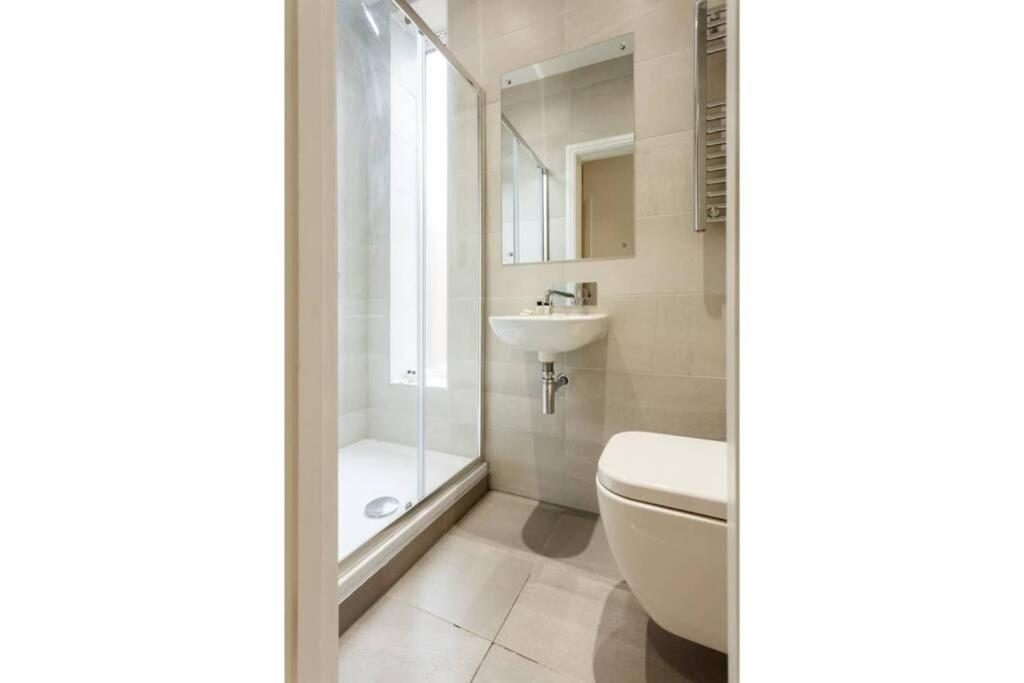 Stylish 2 Bed 2 Bath *Close To Beach And Centre With Parking* Bournemouth Luaran gambar